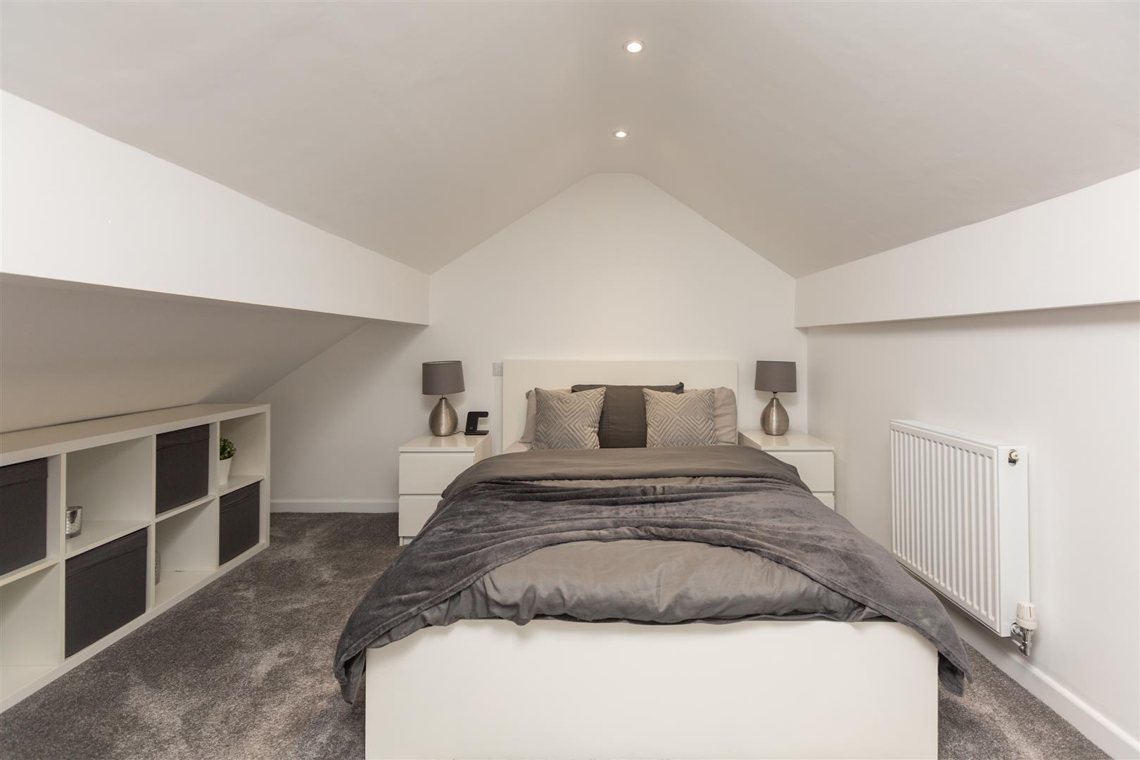 Cecil Street, Manselton, Swansea, SA5 8QJ